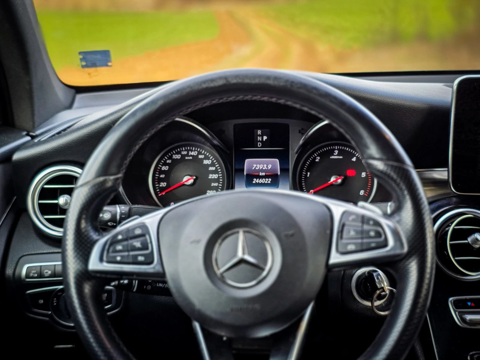 Mercedes-Benz GLC 250 Coupe, сменена ангренажна верига. Топ състояние!, снимка 9 - Автомобили и джипове - 55885534