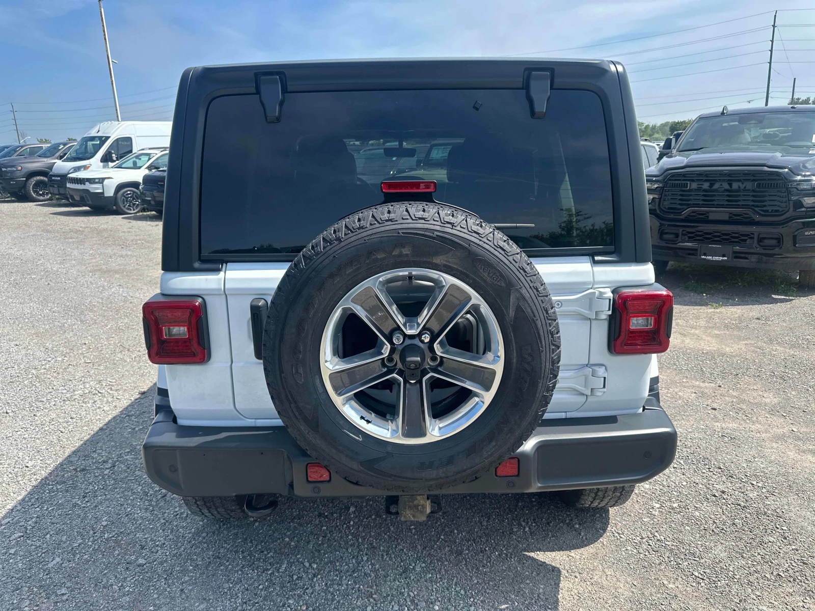 Jeep Wrangler * Unlimited Sahara * CARFAX * АВТОКРЕДИТ * , снимка 4 - Автомобили и джипове - 55885678
