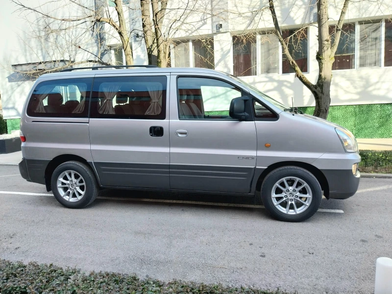 Hyundai H1 2.5 CRDI * Starex * 8+ 1места* * Клима* BEST, снимка 7 - Бусове и автобуси - 53101343