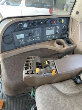 Трактор John Deere 8230, снимка 7