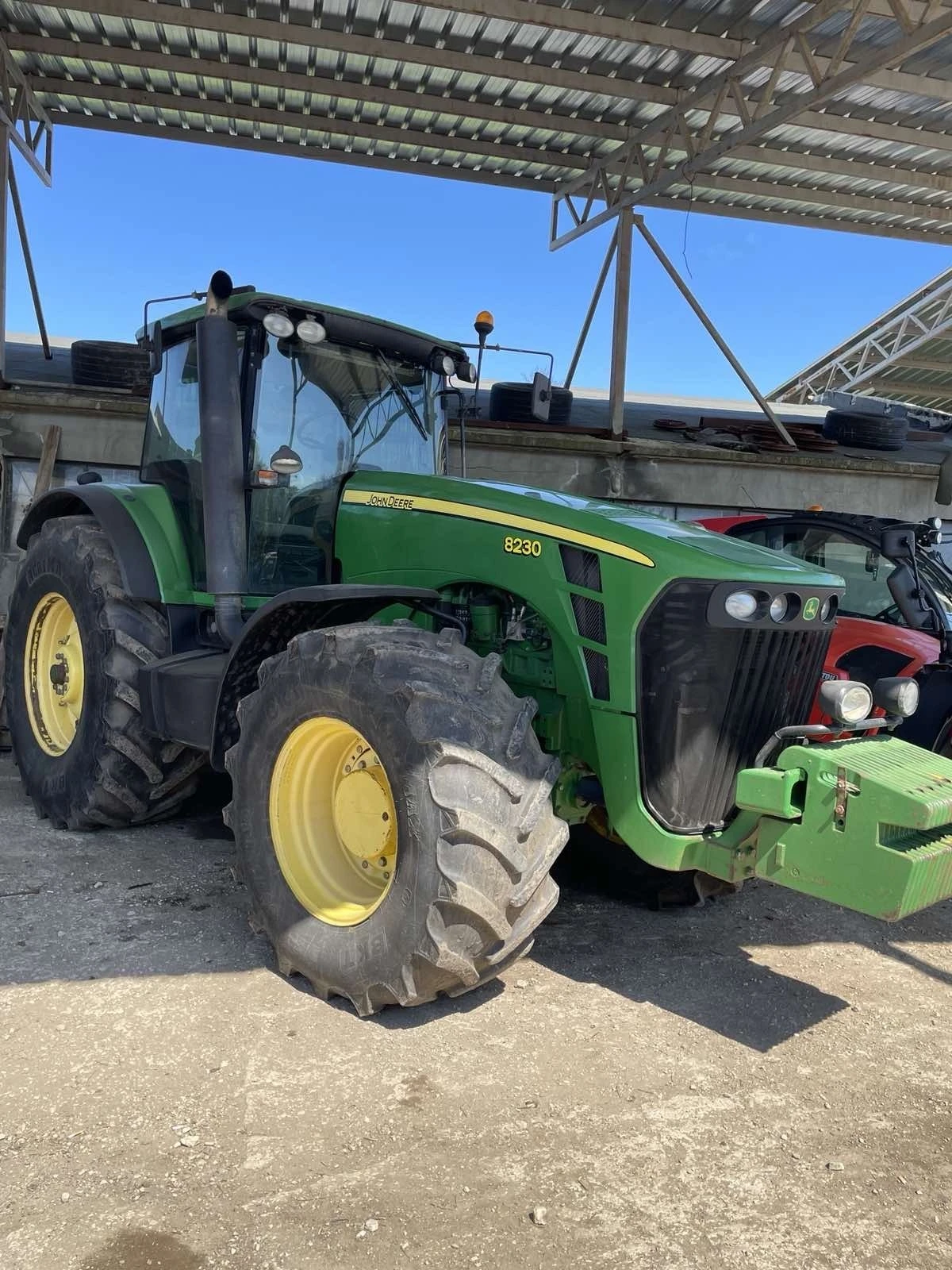 Трактор John Deere 8230, снимка 1