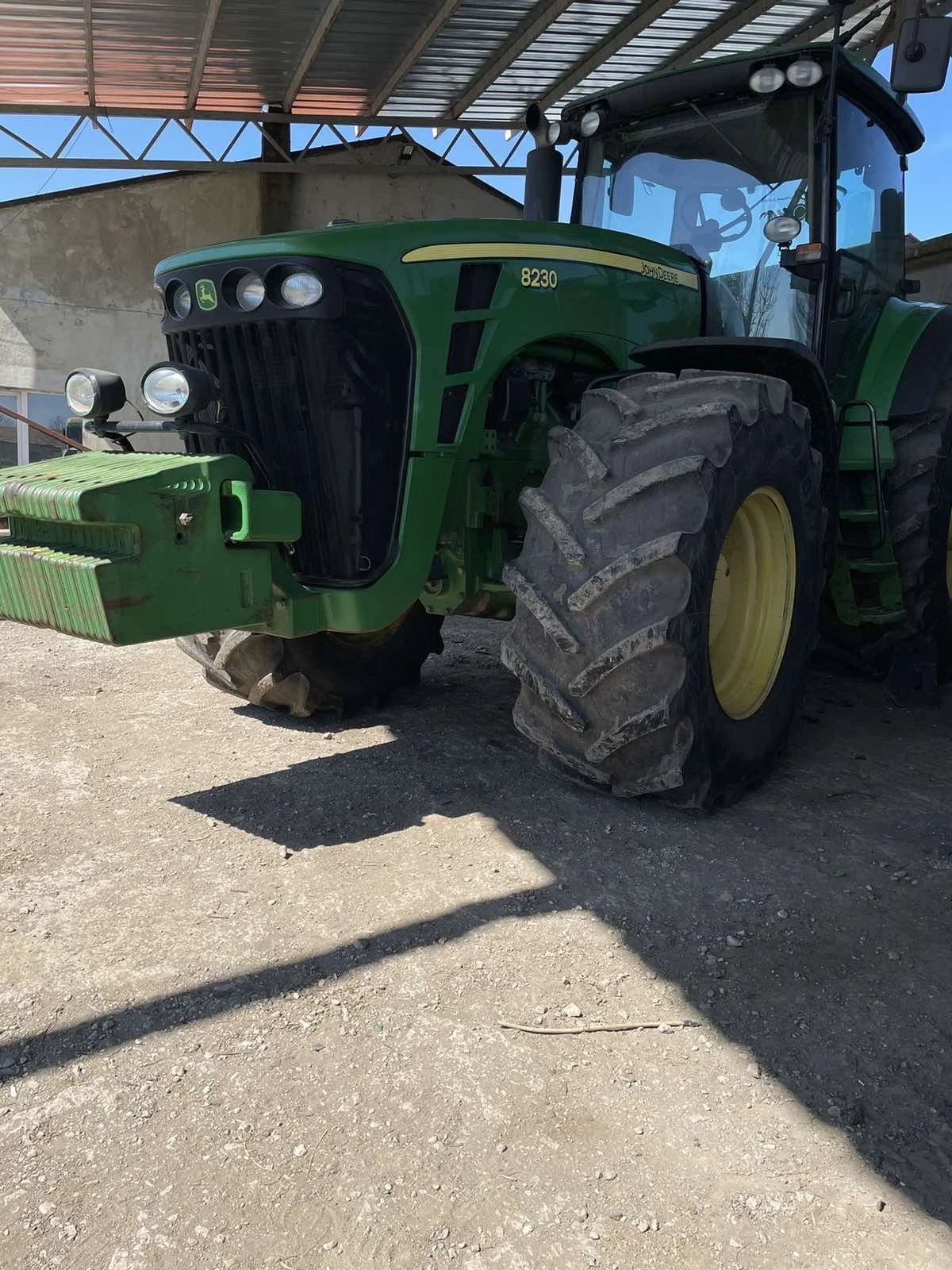 Трактор John Deere 8230 - изображение 3