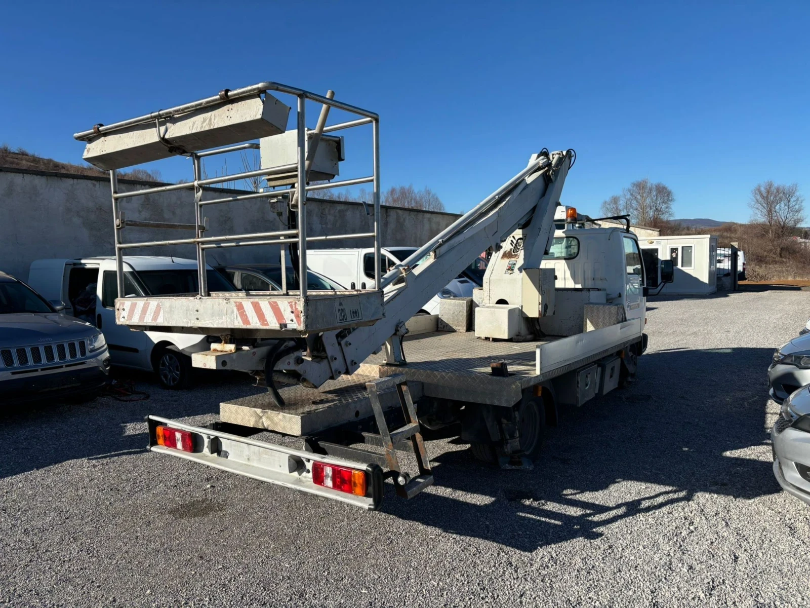 Автовишка Друга марка Nisan cabstar - изображение 7