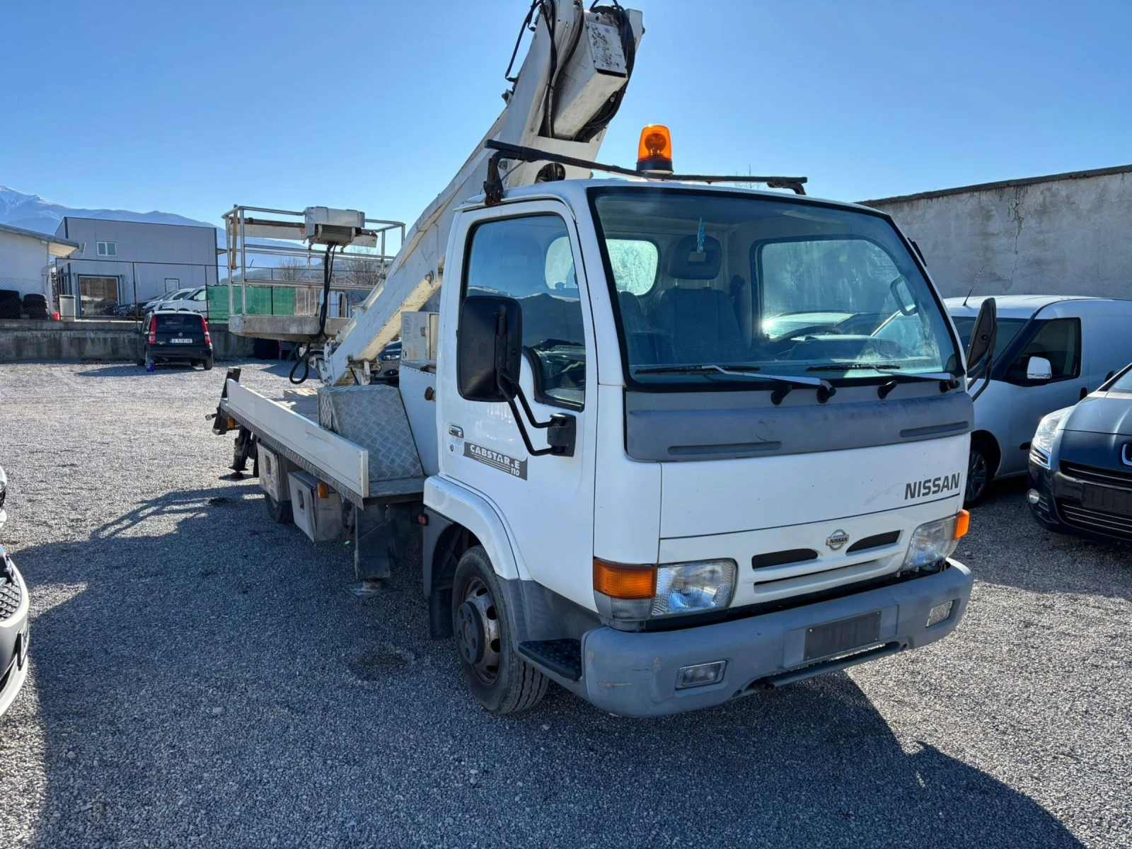 Автовишка Друга марка Nisan cabstar - изображение 3