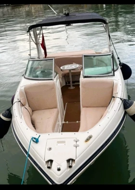 Моторна яхта Rinker 246 Captiva CC , снимка 3