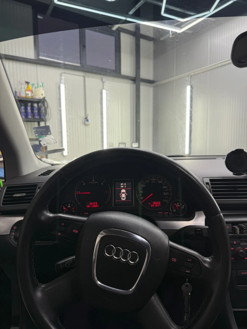 Audi A4, снимка 6 - Автомобили и джипове - 48911555