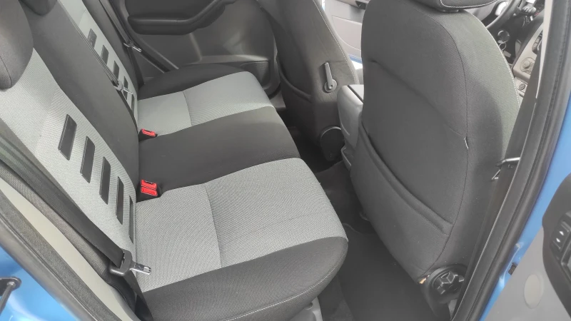 Ford Focus 1.6 GAZ, снимка 12 - Автомобили и джипове - 49752872