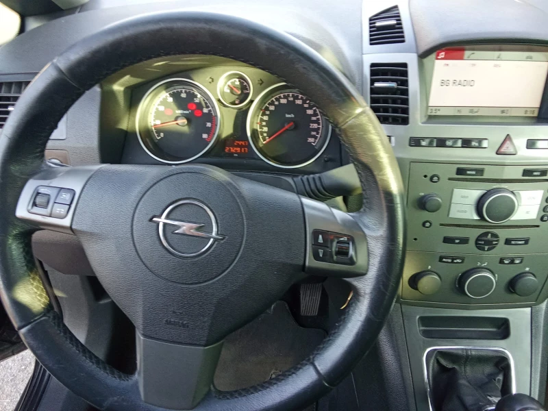 Opel Zafira, снимка 7 - Автомобили и джипове - 52374108