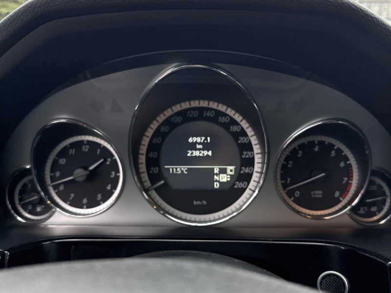 Mercedes-Benz E 350 CARFAX* АВТОФИНАНСИРАНЕ* БЕЗ ПЪРВОНАЧАЛНА ВНОСКА* , снимка 8 - Автомобили и джипове - 52677117