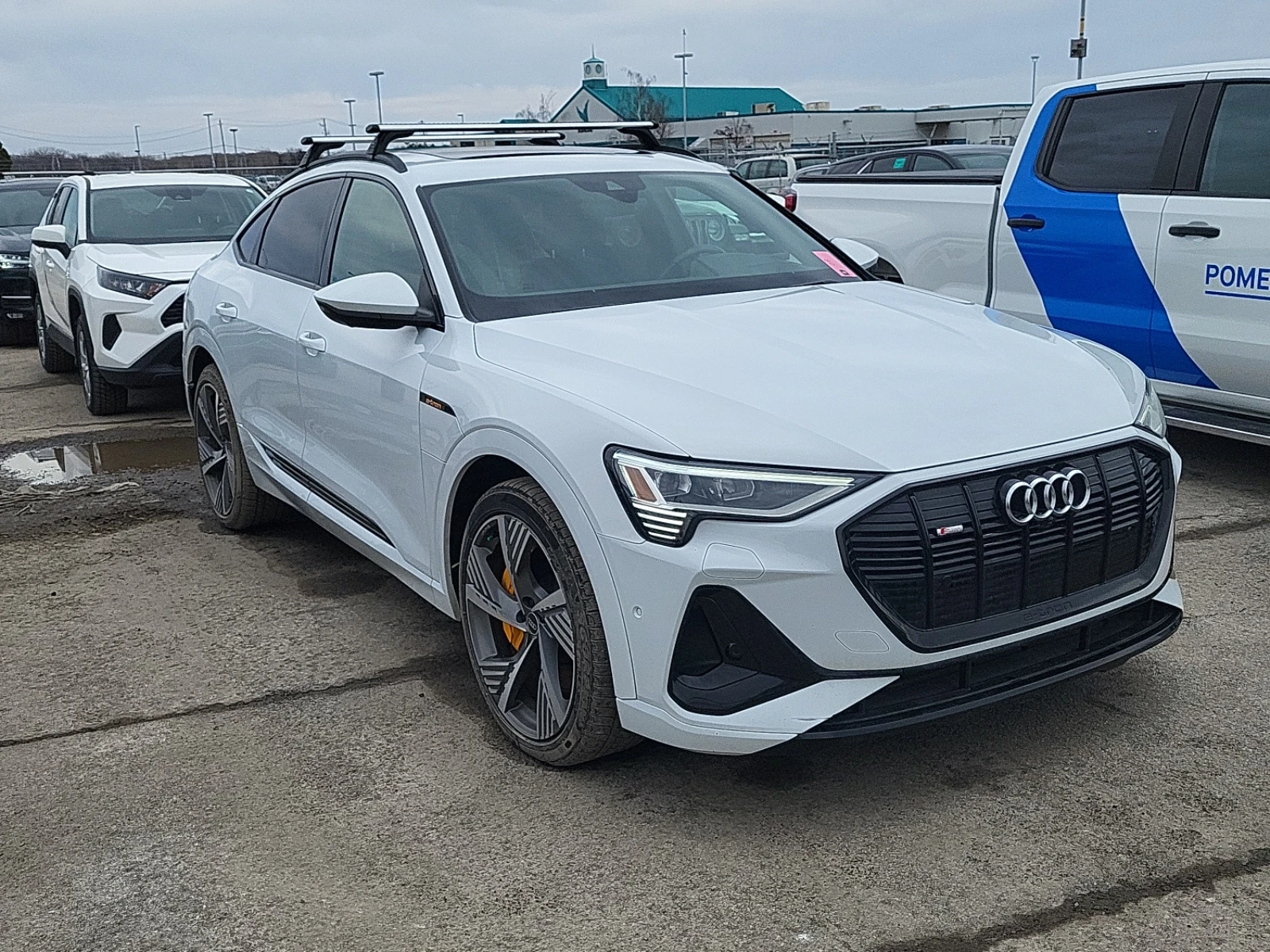 Audi E-Tron * SPORTBACK TECHNIK* * АвтоКредит*  - изображение 2