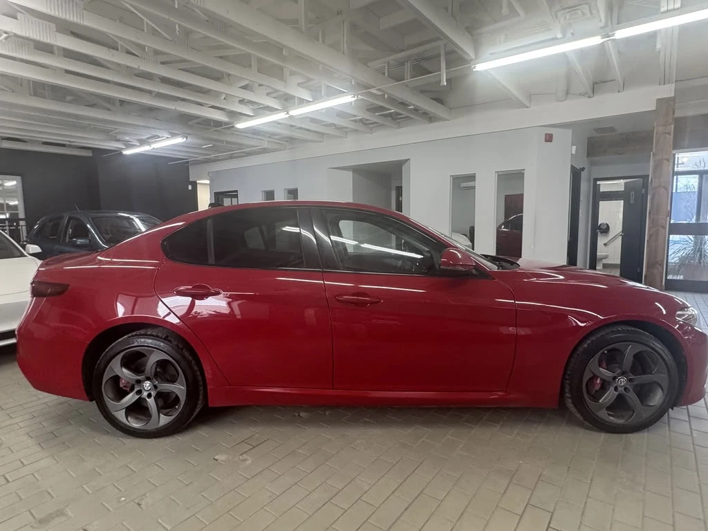 Alfa Romeo Giulia AWD * HeadUp * AвтоКредит* (ЦЕНА ДО БГ) - изображение 6