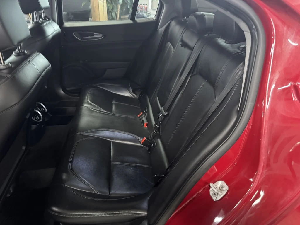 Alfa Romeo Giulia AWD * HeadUp * AвтоКредит* (ЦЕНА ДО БГ), снимка 13 - Автомобили и джипове - 53781533