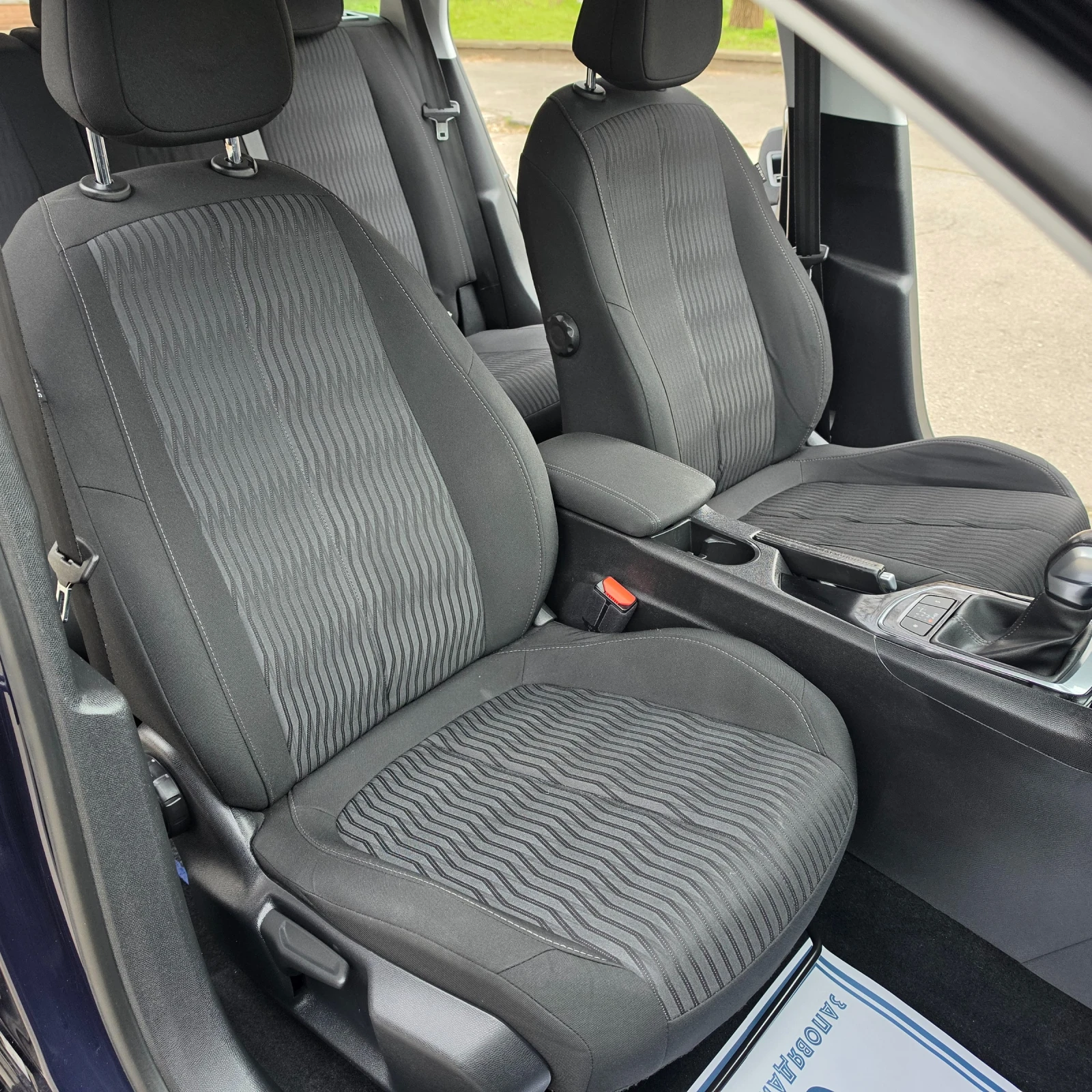 Peugeot 308 1.6HDI AVTOMAT, снимка 11 - Автомобили и джипове - 54001384