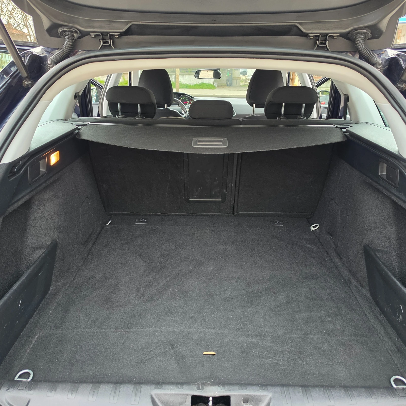 Peugeot 308 1.6HDI AVTOMAT, снимка 9 - Автомобили и джипове - 54001384