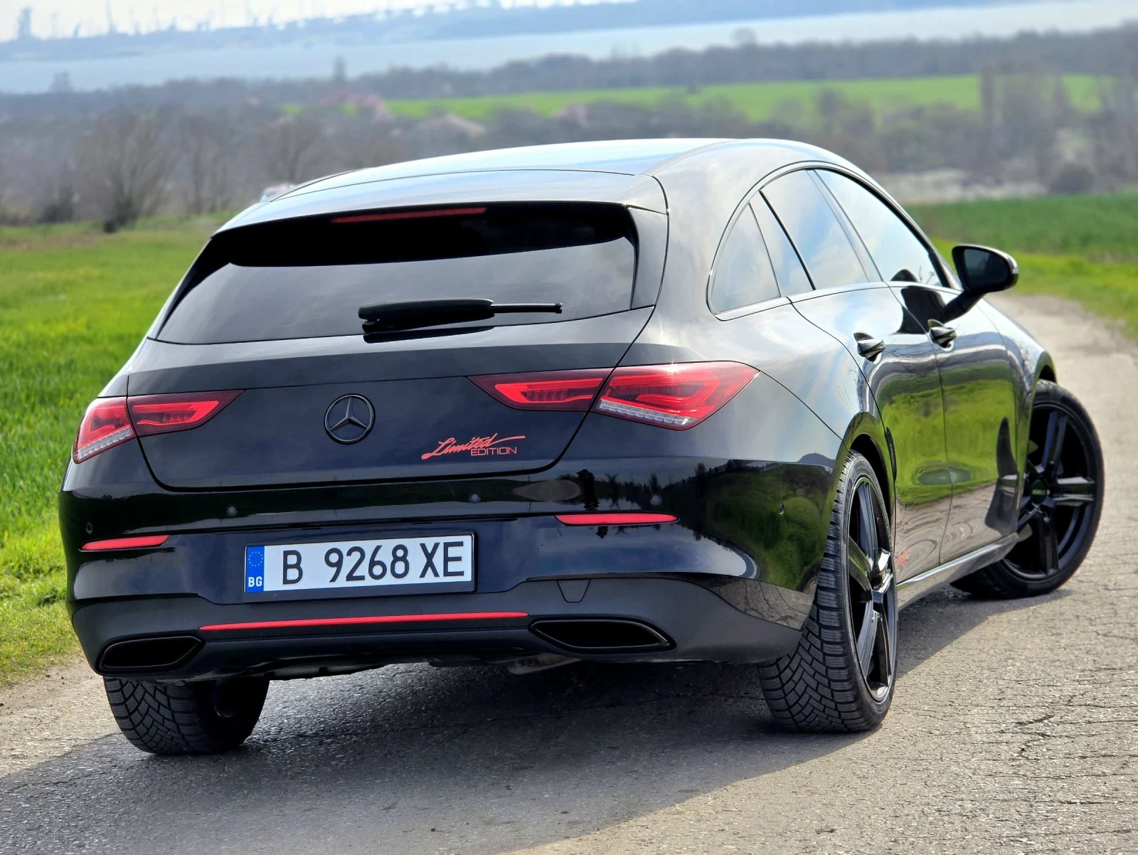 Mercedes-Benz CLA 220 Limited Edition! 8G, Distronic, Ambient, Led, 245h, снимка 7 - Автомобили и джипове - 54144060