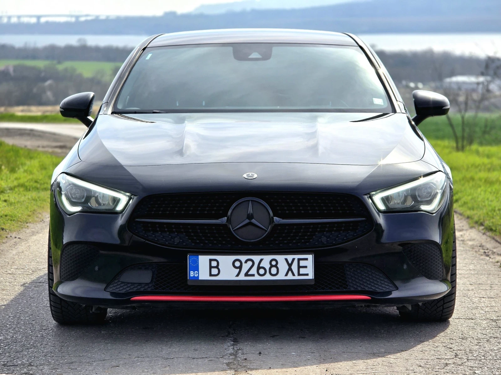 Mercedes-Benz CLA 220 Limited Edition! 8G, Distronic, Ambient, Led, 245h, снимка 2 - Автомобили и джипове - 54144060