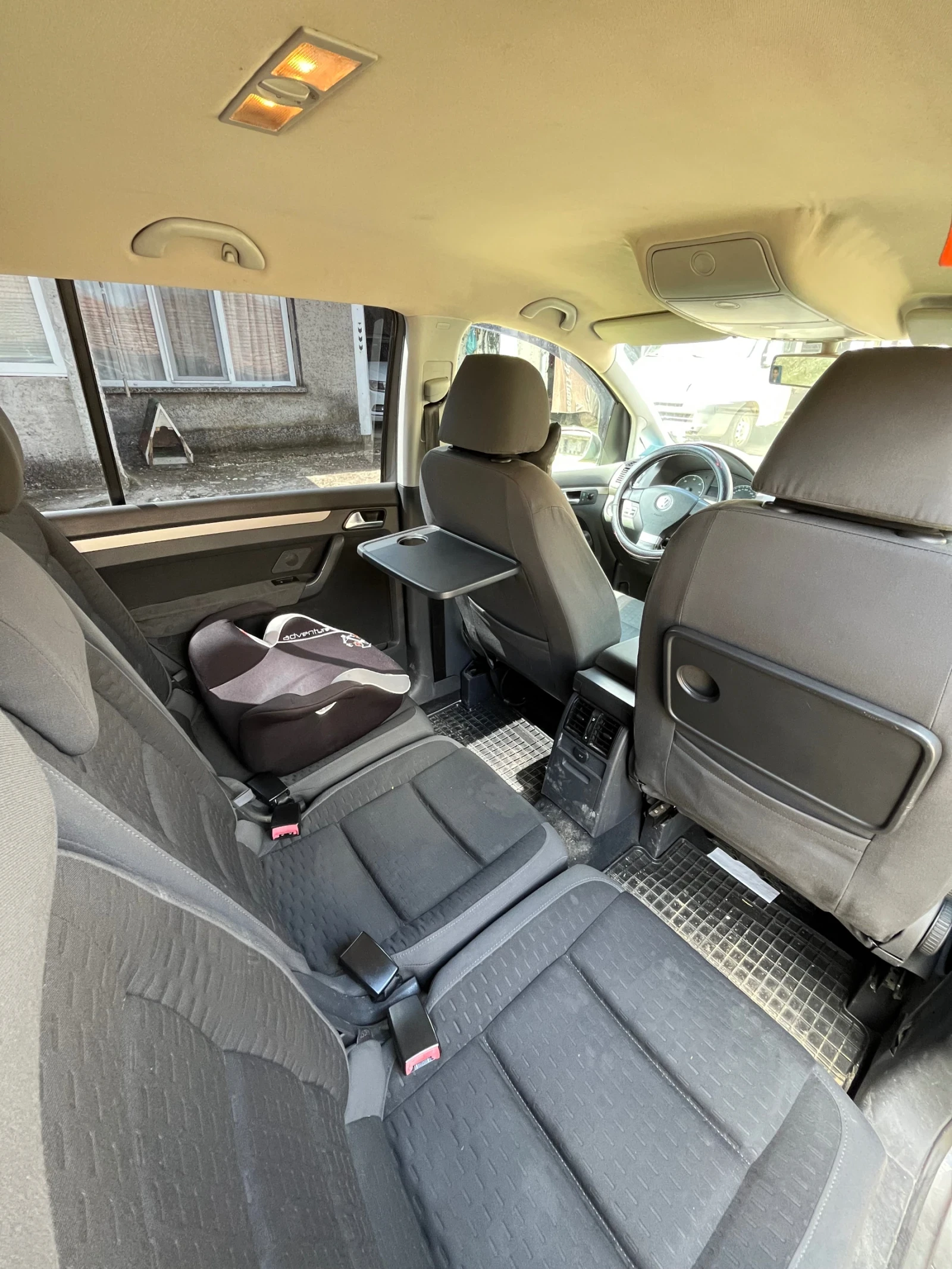 VW Touran 1.9 TDi 105HP  6 Speed, снимка 6 - Автомобили и джипове - 54379033