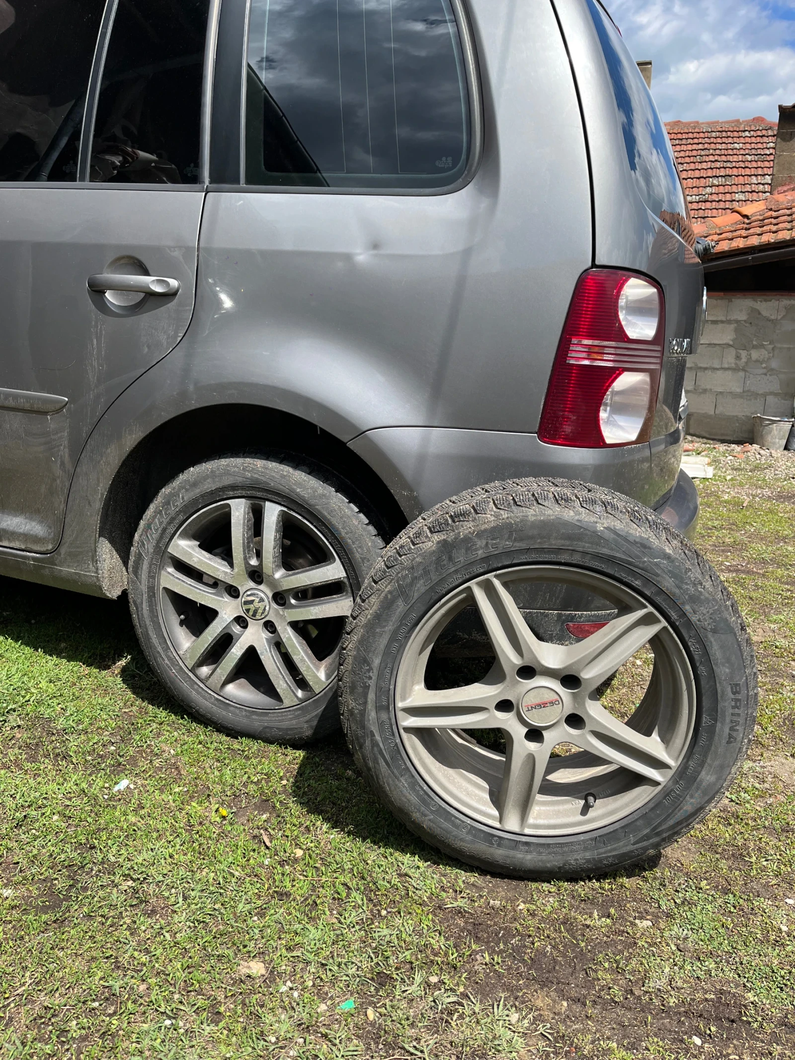 VW Touran 1.9 TDi 105HP  6 Speed, снимка 17 - Автомобили и джипове - 54379033