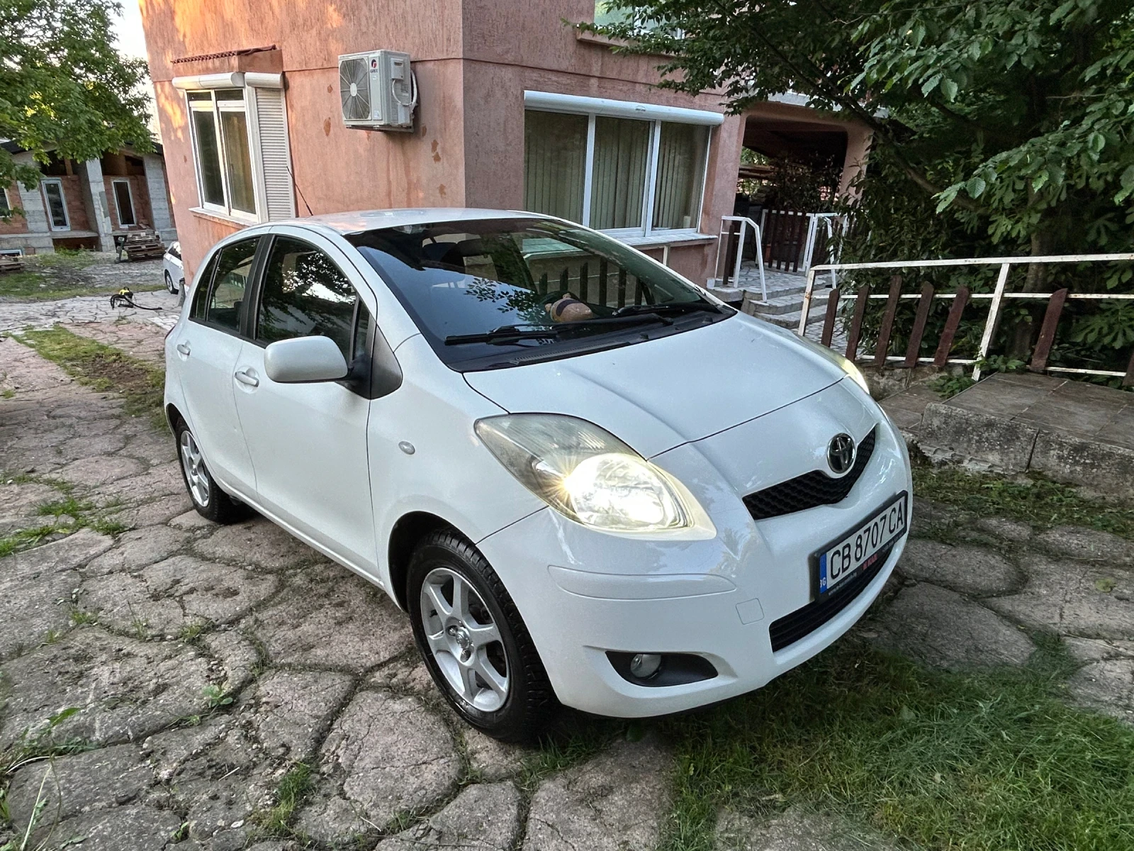 Toyota Yaris XP90 facelift , снимка 7 - Автомобили и джипове - 54722557