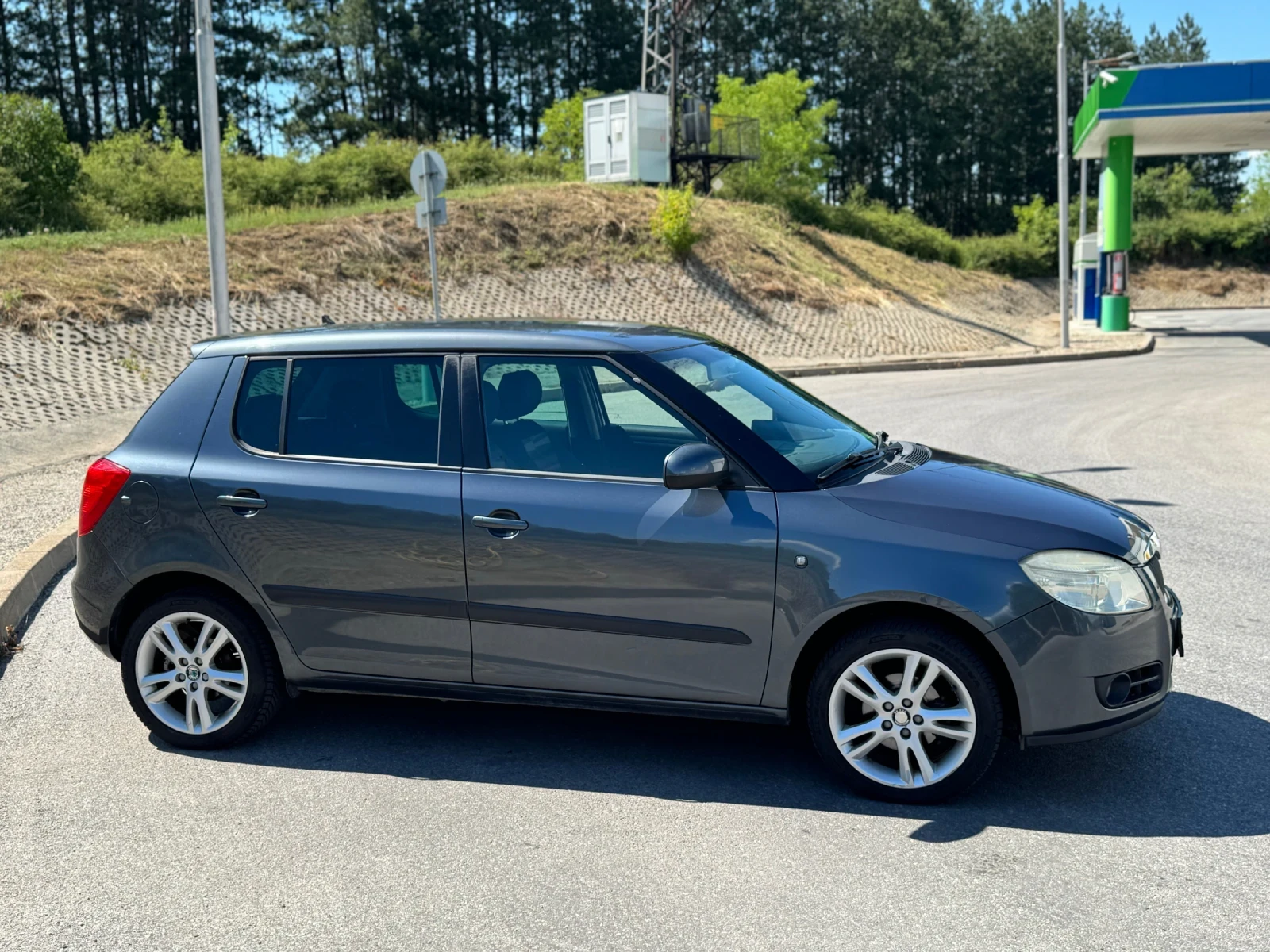 Skoda Fabia 1.4/ 160.000км със сервизна история Шкода, снимка 5 - Автомобили и джипове - 54865730