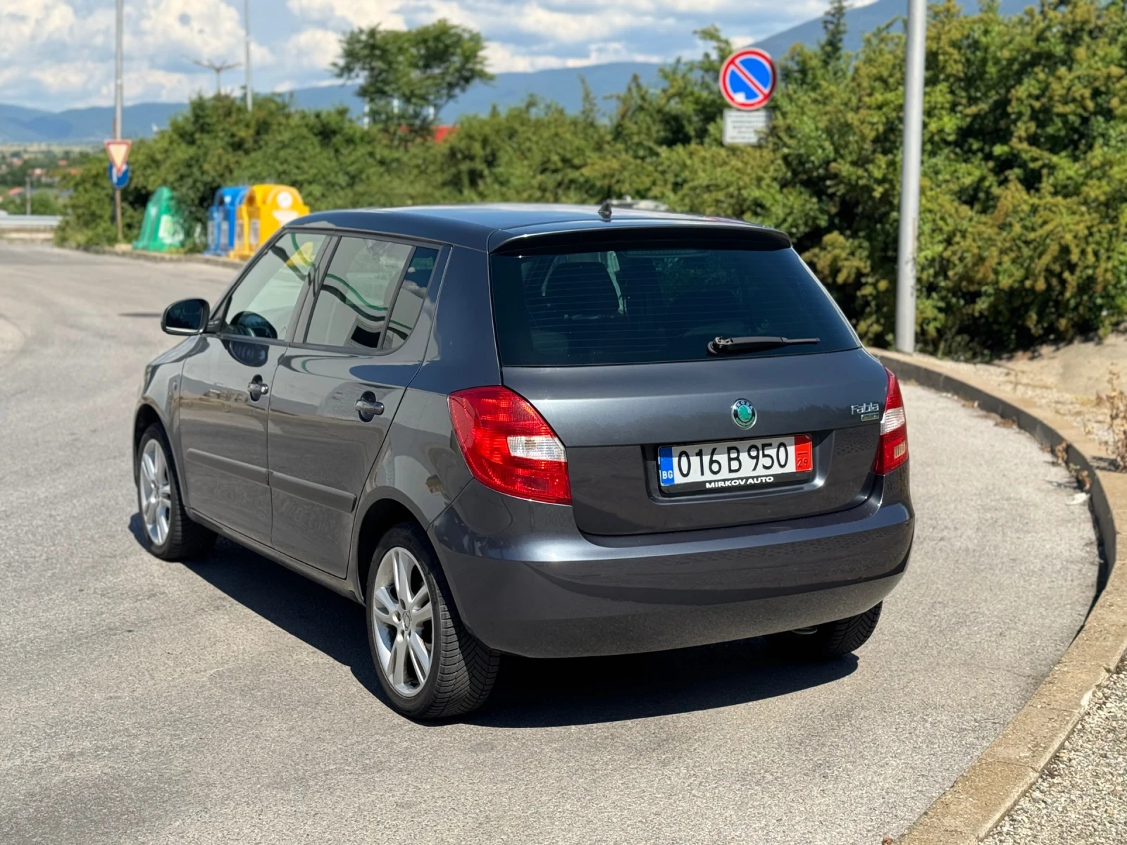 Skoda Fabia 1.4/ 160.000км със сервизна история Шкода, снимка 3 - Автомобили и джипове - 54865730