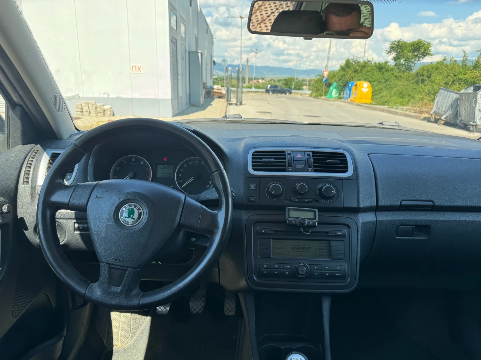 Skoda Fabia 1.4/ 160.000км със сервизна история Шкода, снимка 9 - Автомобили и джипове - 54865730