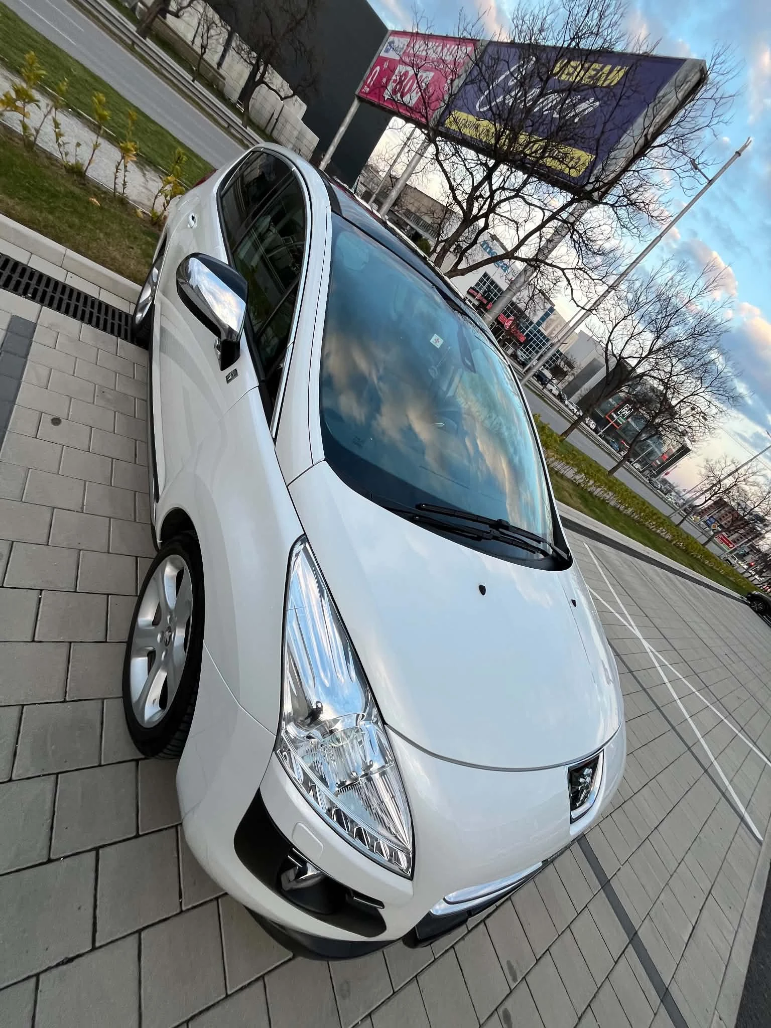 Peugeot 3008 HYbrid4, снимка 3 - Автомобили и джипове - 54868929