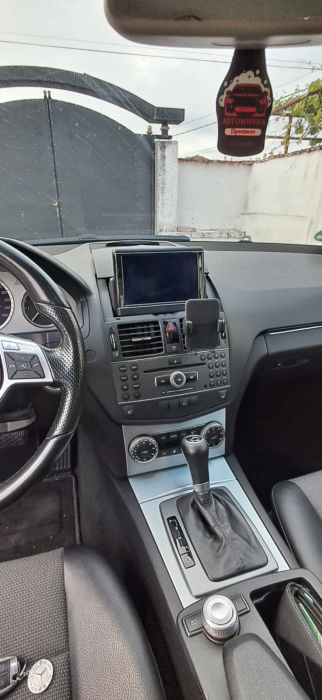 Mercedes-Benz C 320, снимка 7 - Автомобили и джипове - 54936311