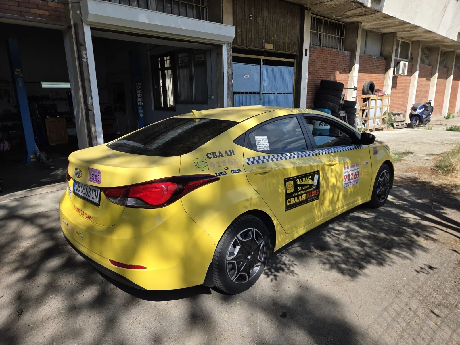 Hyundai Elantra, снимка 4 - Автомобили и джипове - 55223731