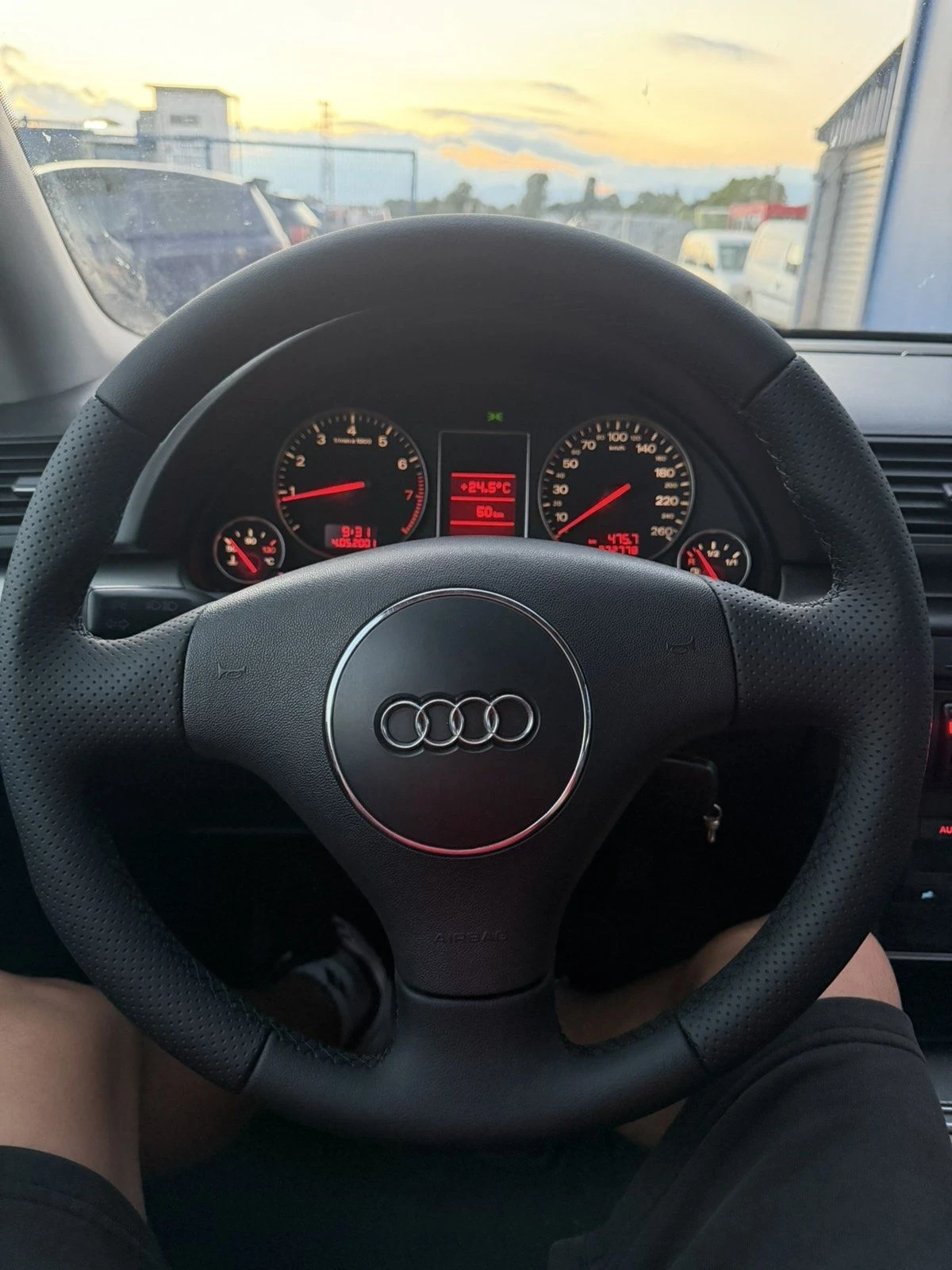 Audi A4 1.8 турбо, перфектно запазена за годините си, снимка 12 - Автомобили и джипове - 55895868