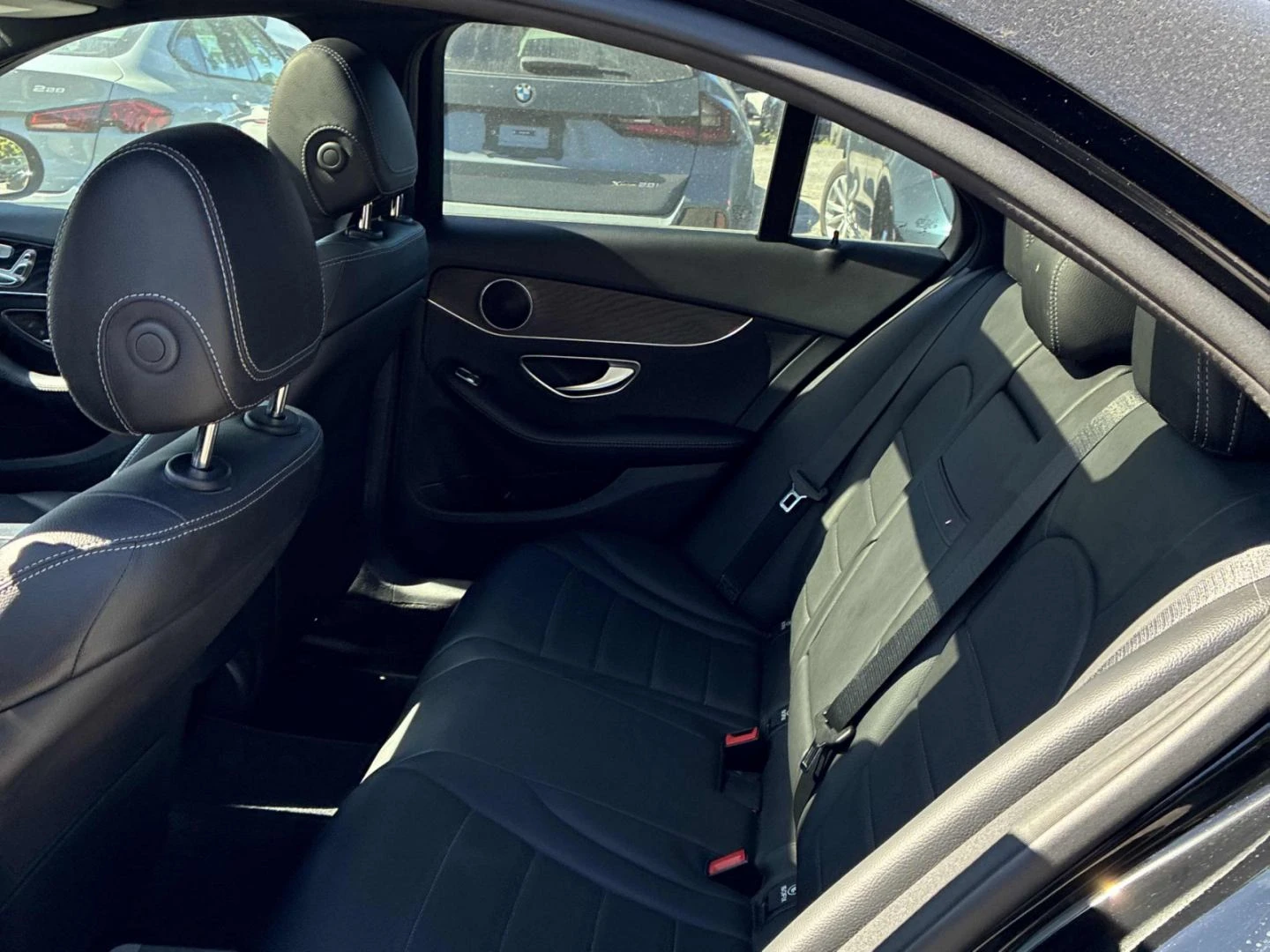 Mercedes-Benz C 300 AMG-pack* Keyless* Камера* Подгрев* Пано, снимка 13 - Автомобили и джипове - 56227904
