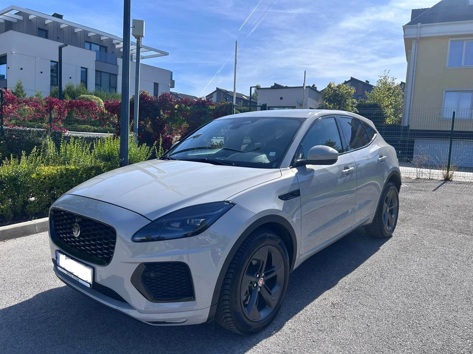 Jaguar E-pace P200 AWD R-Dynamic, снимка 3 - Автомобили и джипове - 56413189