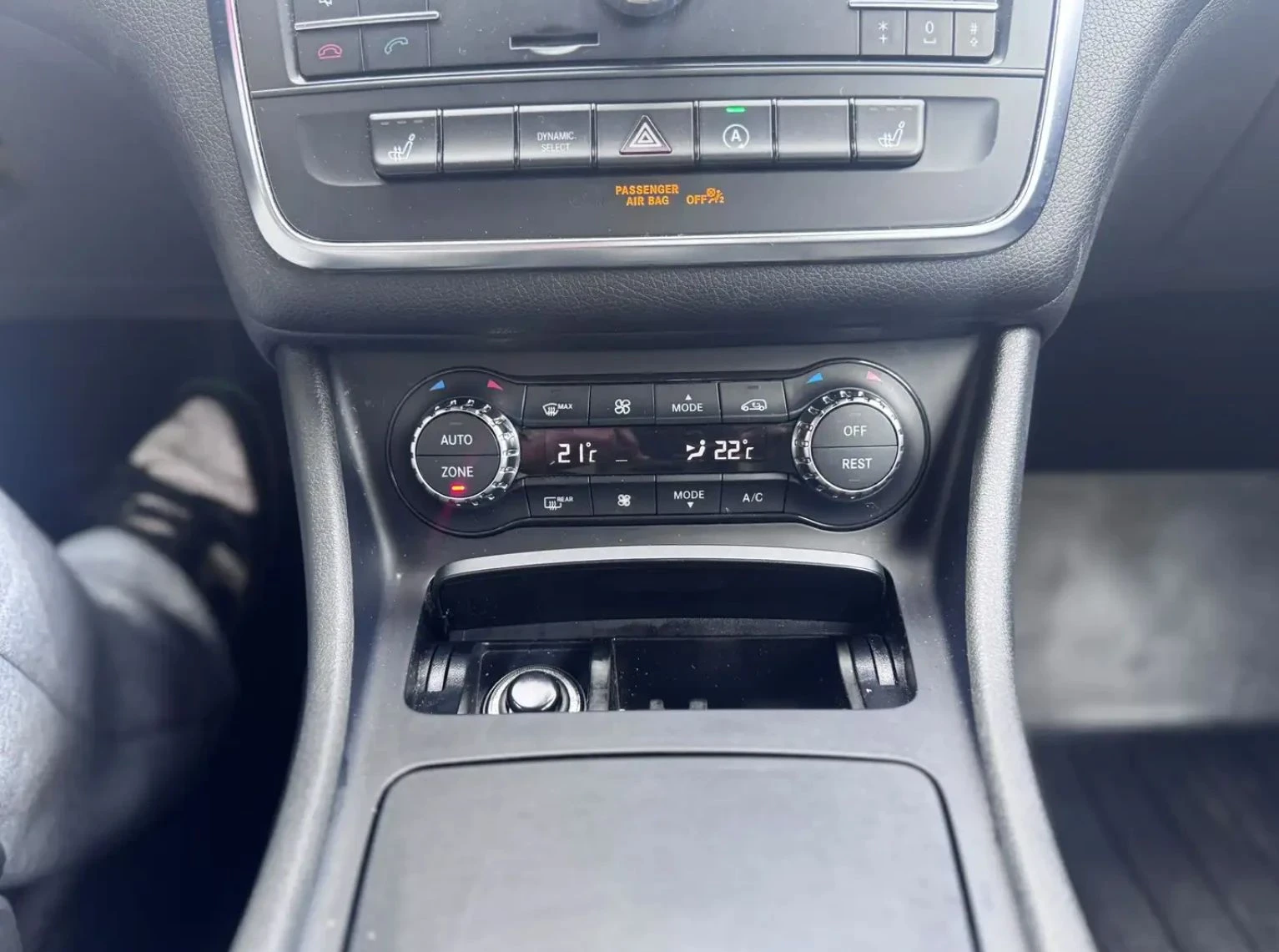 Mercedes-Benz CLA 250, снимка 8 - Автомобили и джипове - 56689622
