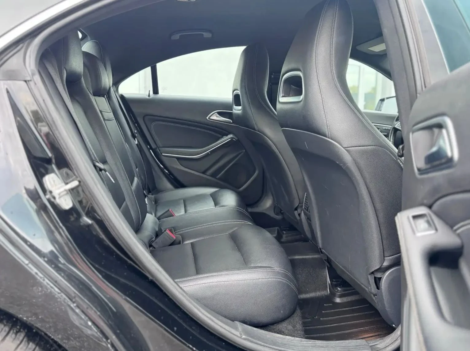 Mercedes-Benz CLA 250, снимка 11 - Автомобили и джипове - 56689622