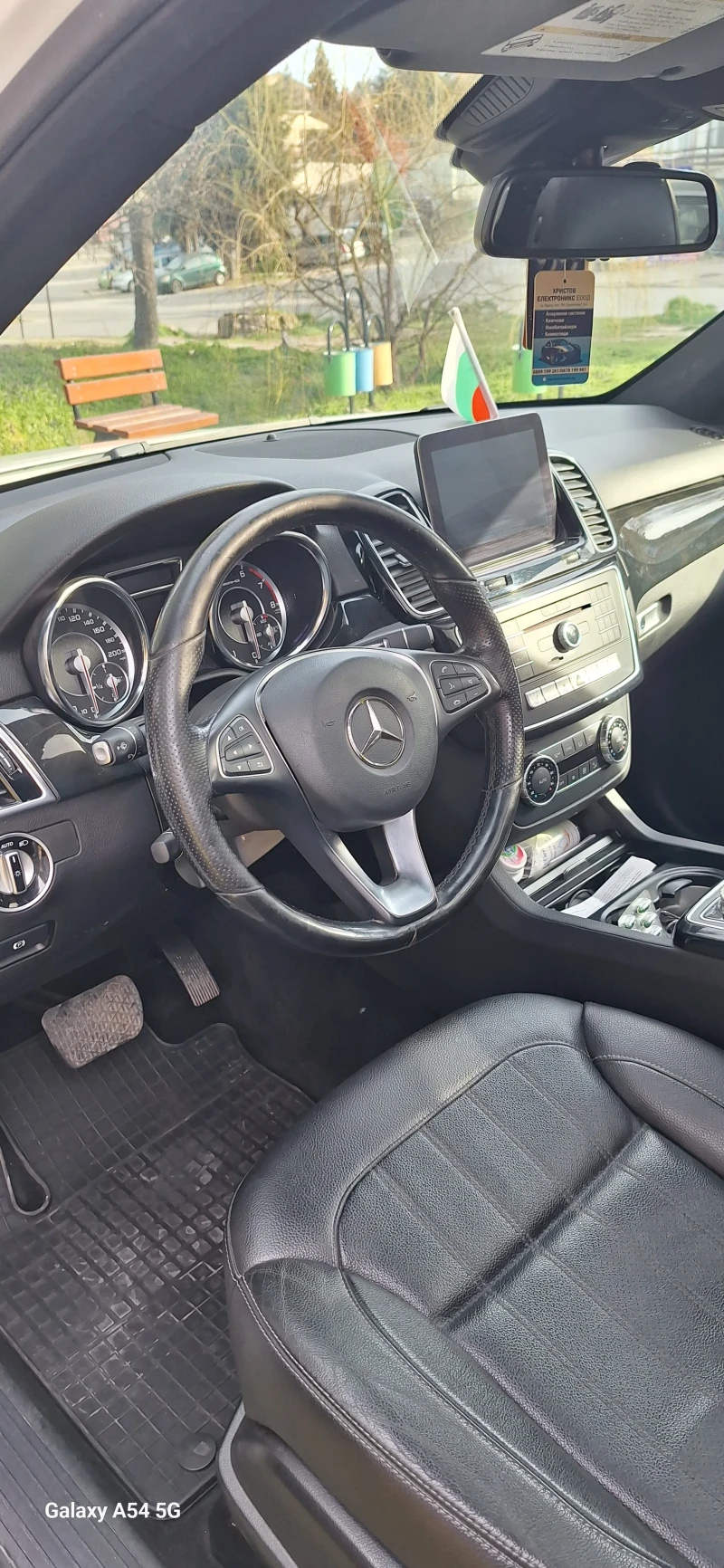 Mercedes-Benz GLE 350 GLE350 2016 бензин. 63940к.6.3AMG PACK на Пружини , снимка 15 - Автомобили и джипове - 52337308