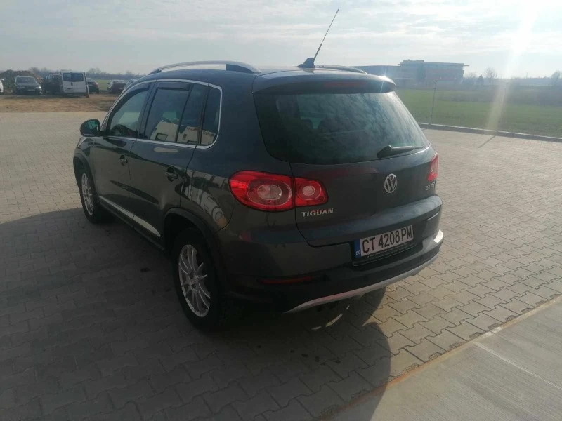 VW Tiguan, снимка 4 - Автомобили и джипове - 47032128