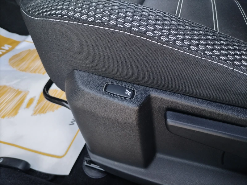 Dacia Duster 1.3TCe 150к.с. Prestige, снимка 12 - Автомобили и джипове - 52236647