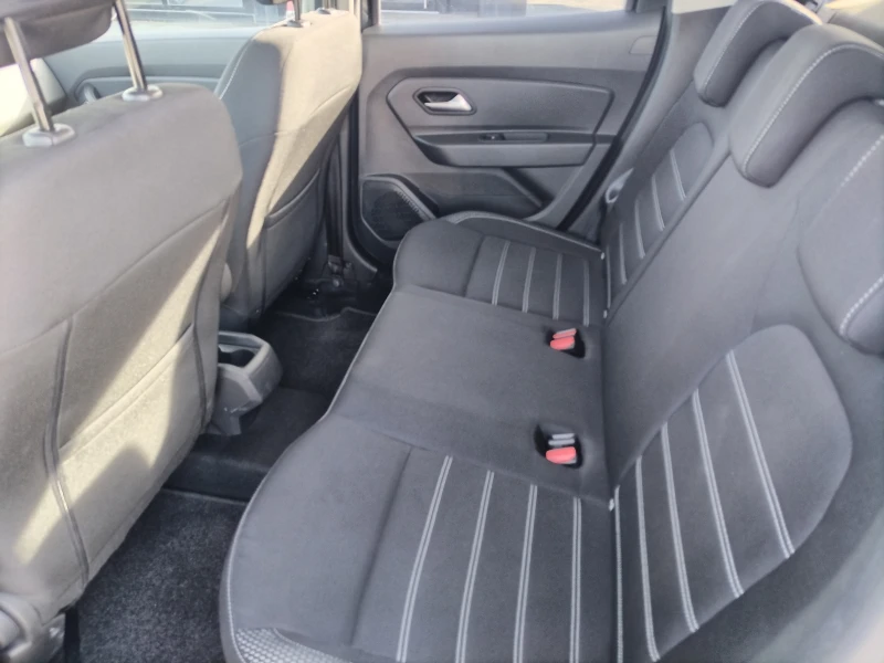 Dacia Duster 1.3TCe 150к.с. Prestige, снимка 15 - Автомобили и джипове - 52236647