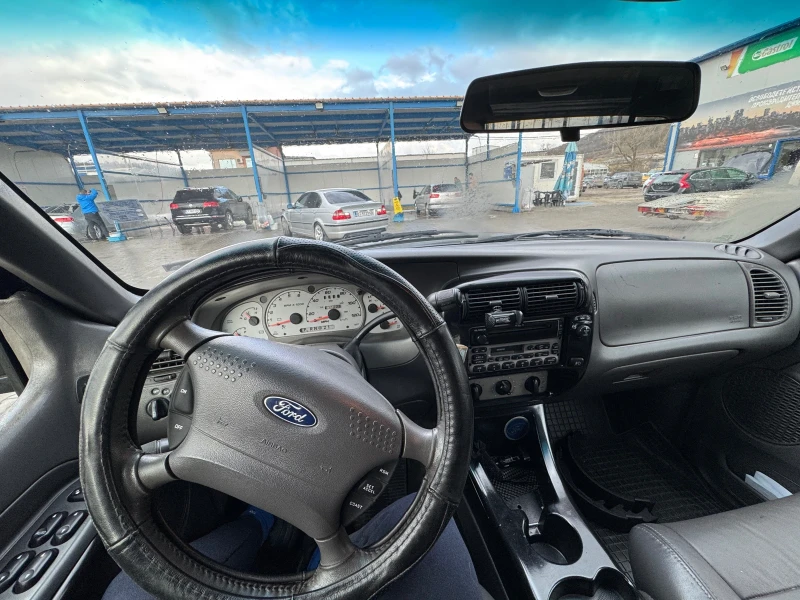 Ford Explorer Sport Track, снимка 8 - Автомобили и джипове - 53236102