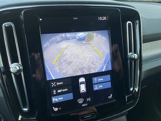 Volvo XC40 1.5 T3 R-Design , снимка 13 - Автомобили и джипове - 54331029