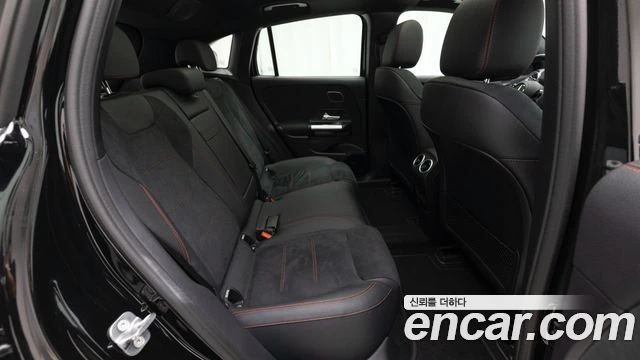 Mercedes-Benz EQA, снимка 10 - Автомобили и джипове - 56282050