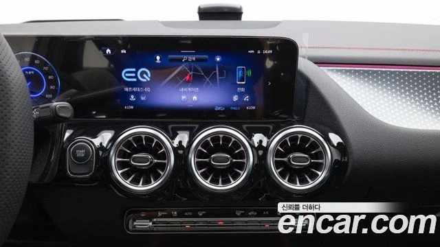 Mercedes-Benz EQA, снимка 16 - Автомобили и джипове - 56282050