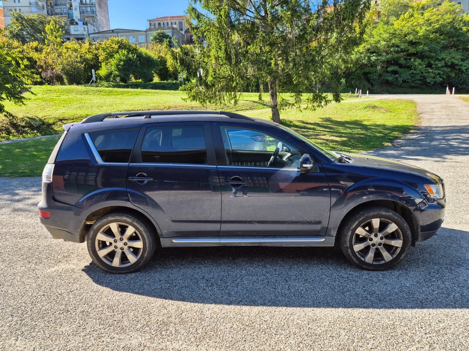 Mitsubishi Outlander 2.2 156кс 4х4 Автоматик 7 места - изображение 5