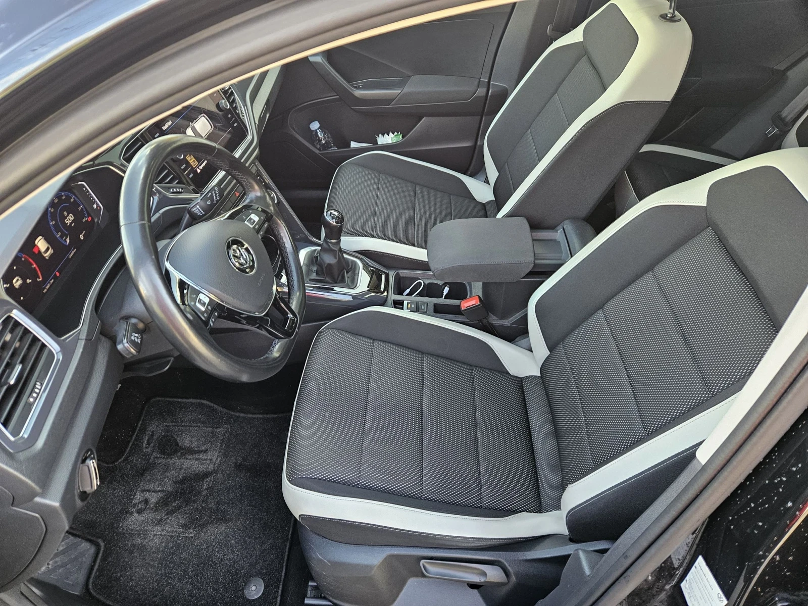 VW T-Roc 1.5TSI* DIGITAL* LED* PANORAMA* KAMERA | Mobile.bg   8