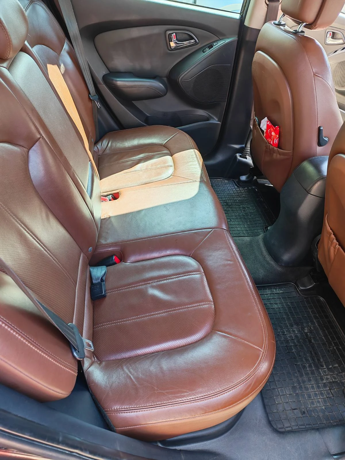 Hyundai IX35 2.0 CRDI, снимка 14 - Автомобили и джипове - 54135500