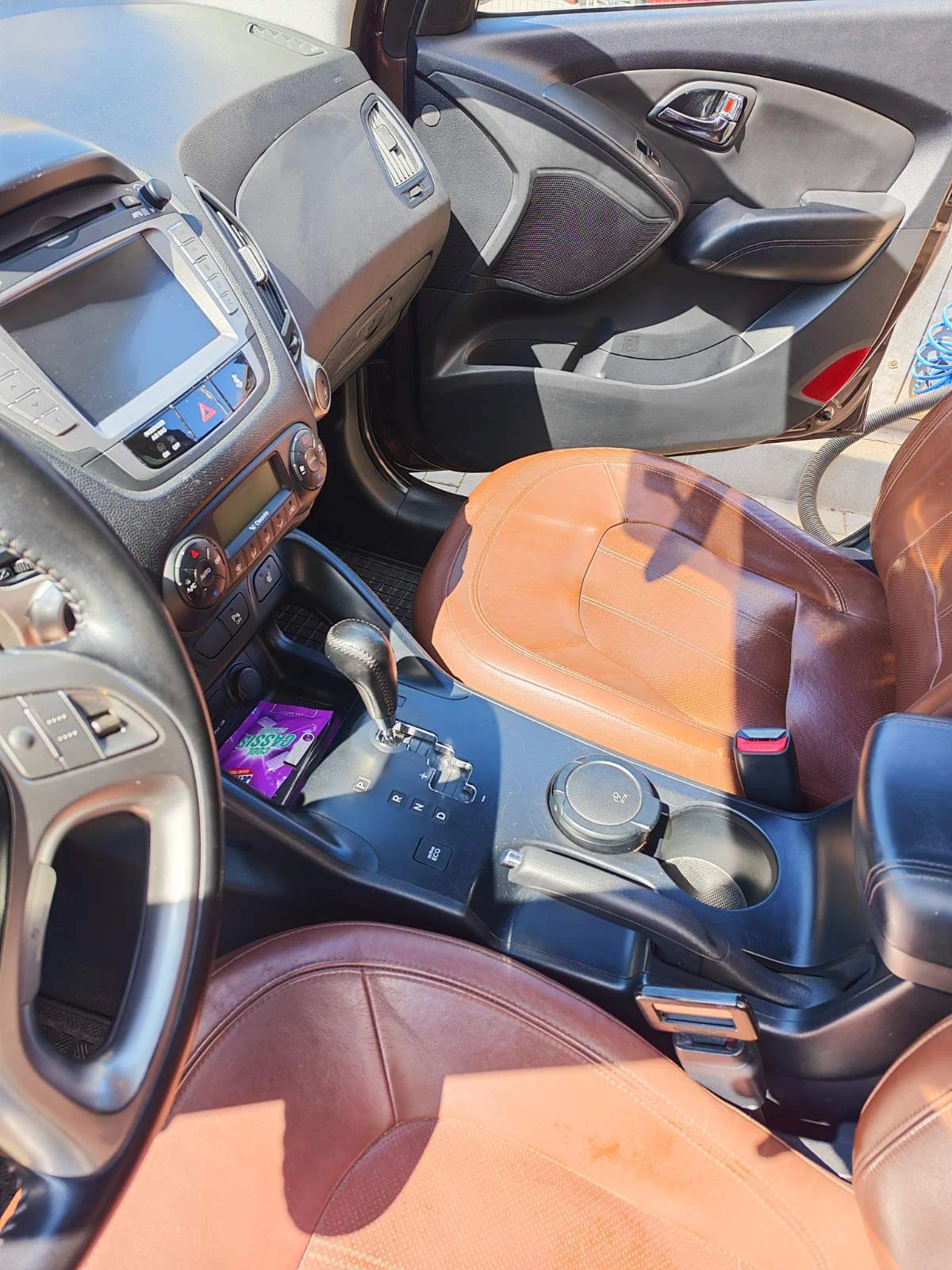 Hyundai IX35 2.0 CRDI, снимка 11 - Автомобили и джипове - 54135500