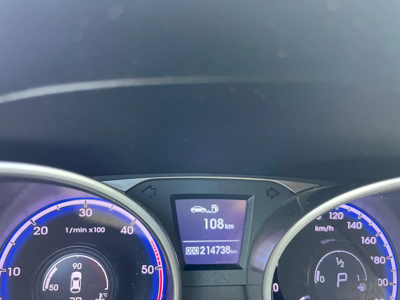 Hyundai IX35 2.0 disel full paket, снимка 10 - Автомобили и джипове - 54334912