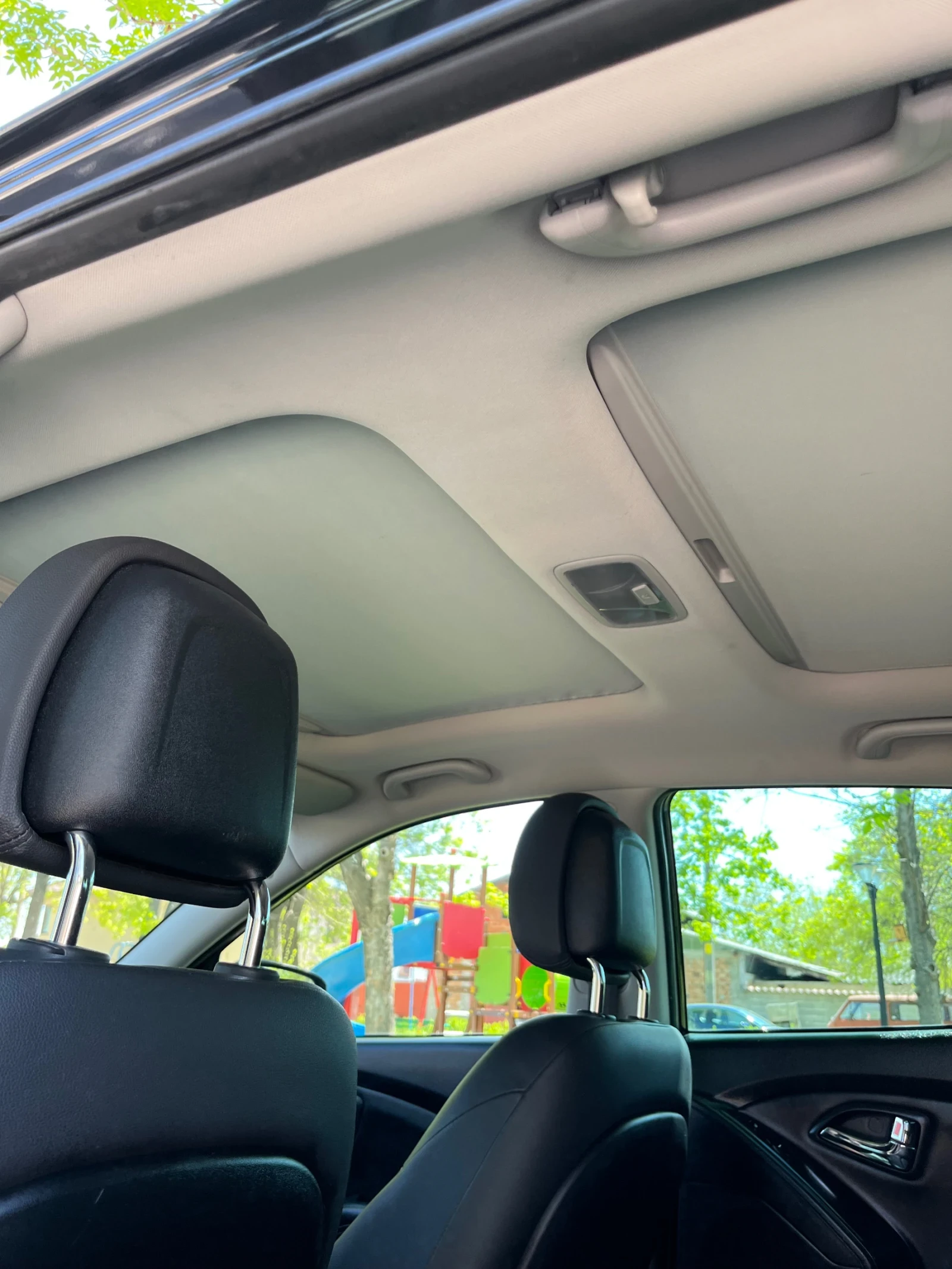 Hyundai IX35 2.0 disel full paket, снимка 9 - Автомобили и джипове - 54334912