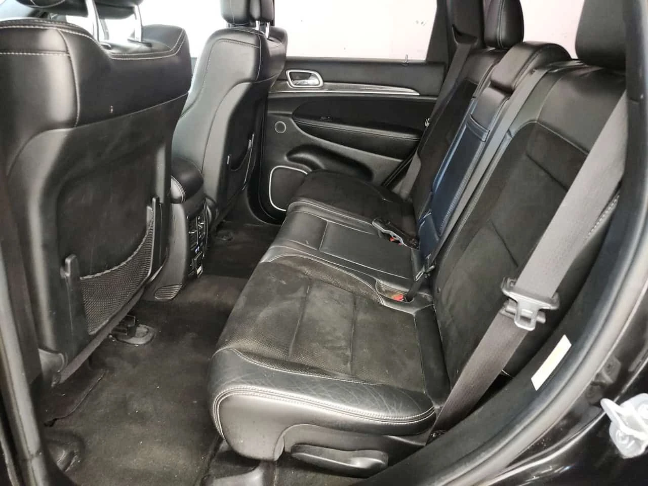 Jeep Grand cherokee SRT8 * ДИСТРОНИК* АЛКАНТАРА* ОБДУХВАНЕ* , снимка 13 - Автомобили и джипове - 54340572