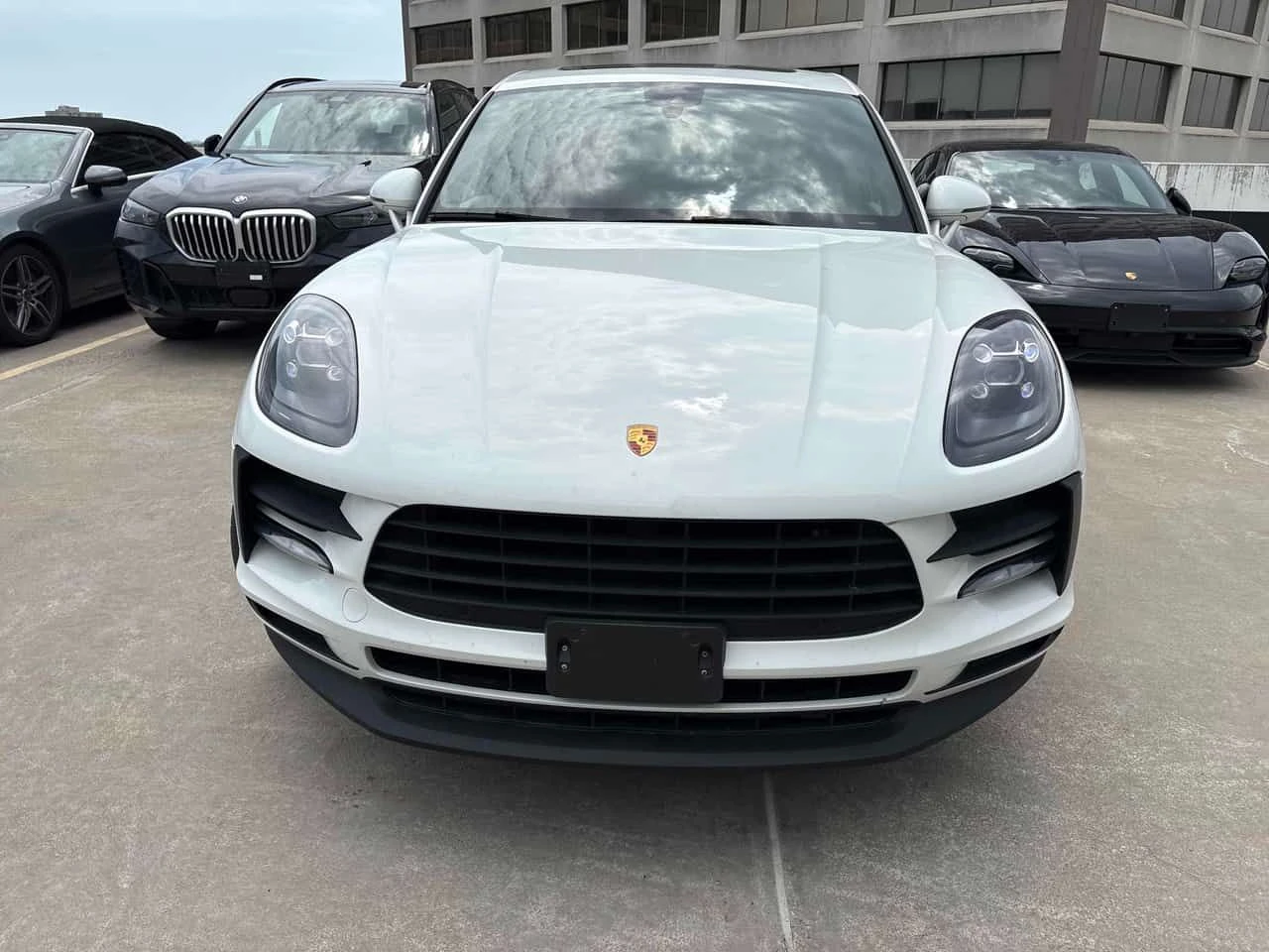 Porsche Macan * AWD * CARFAX * БЕЗ ПЪРВОНАЧАЛНА ВНОСКА, снимка 6 - Автомобили и джипове - 54978678